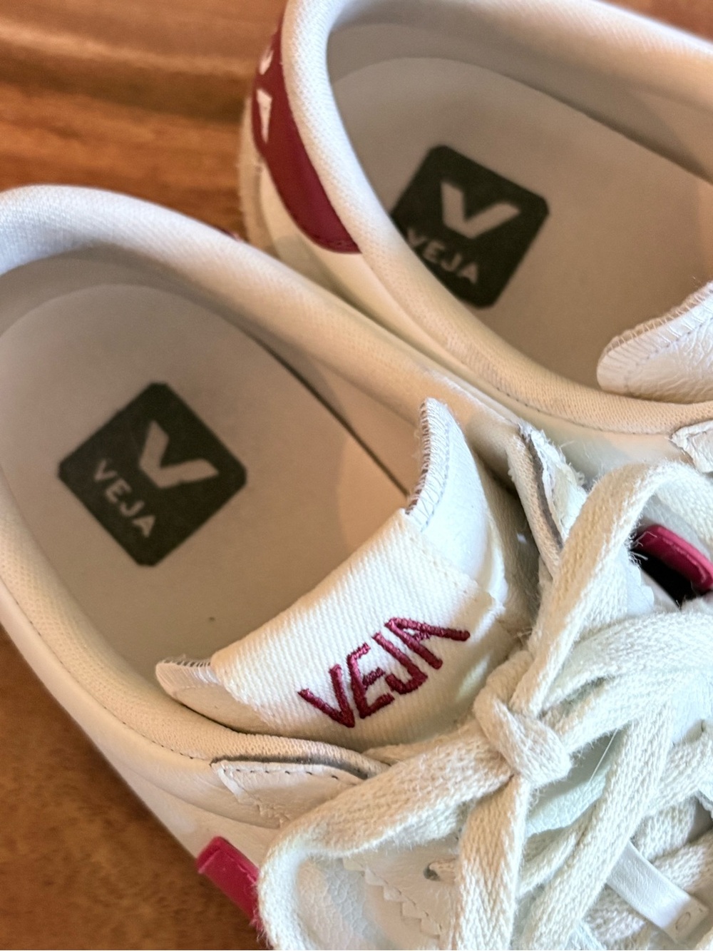 Veja Women’s Volley Red Leather Athletic Shoes Sneakers Size 8 US 39 - Picture 11 of 16
